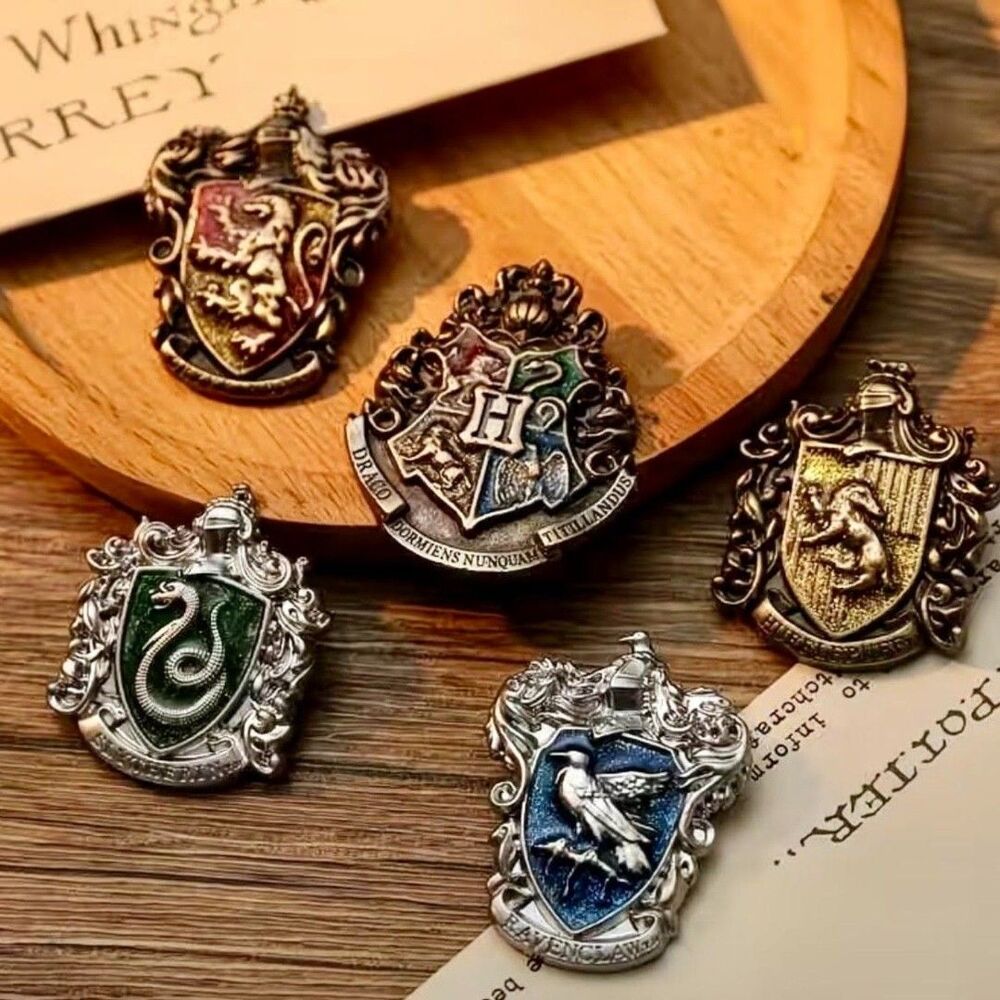 Harry Potter Hogwarts House Crest 5 Pin Set Ravenclaw Gryffindor Slytherin